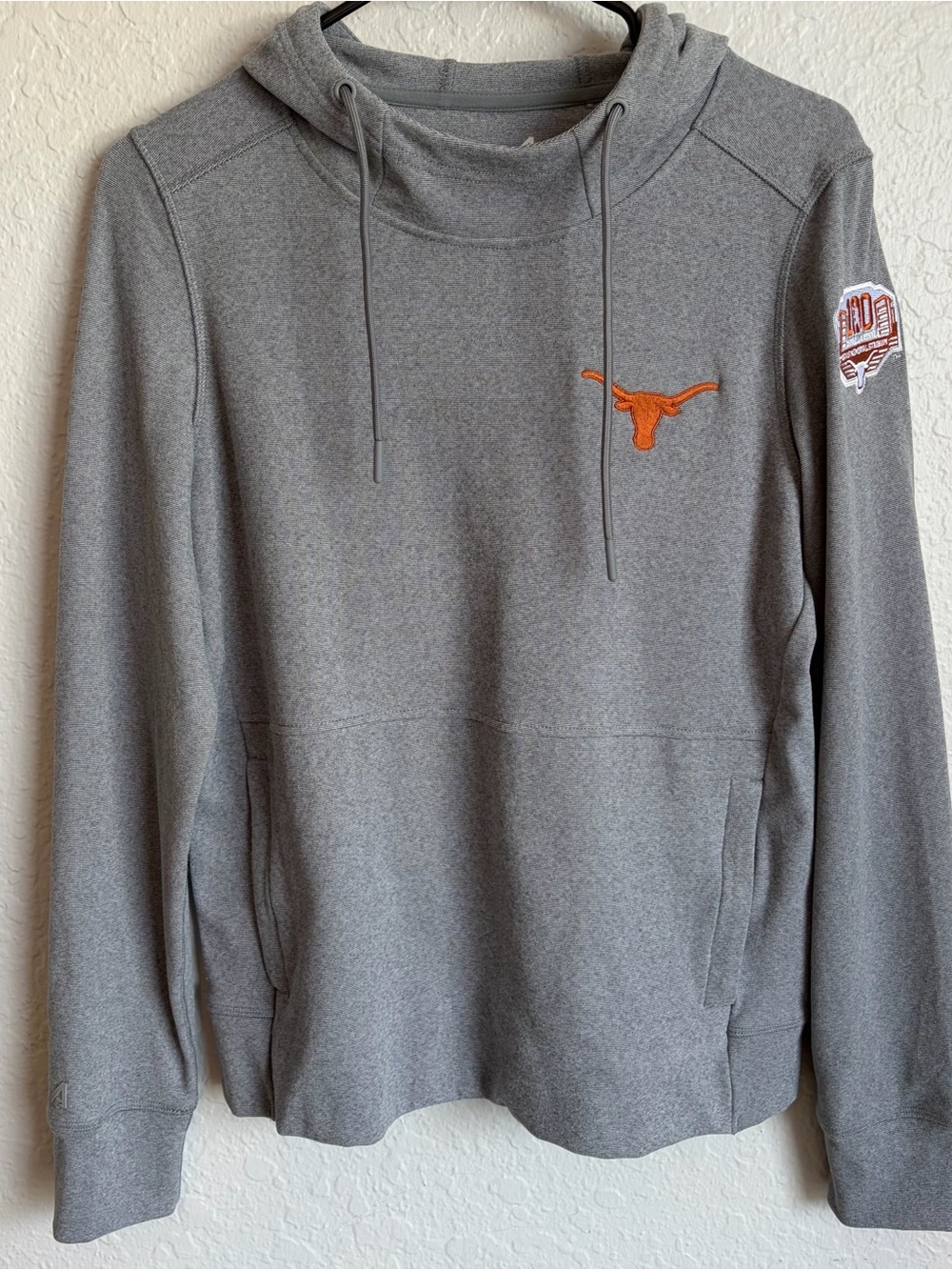 Texas Longhorns Antigua Gray Embroidered Hoodie - Women’s Medium NWOT